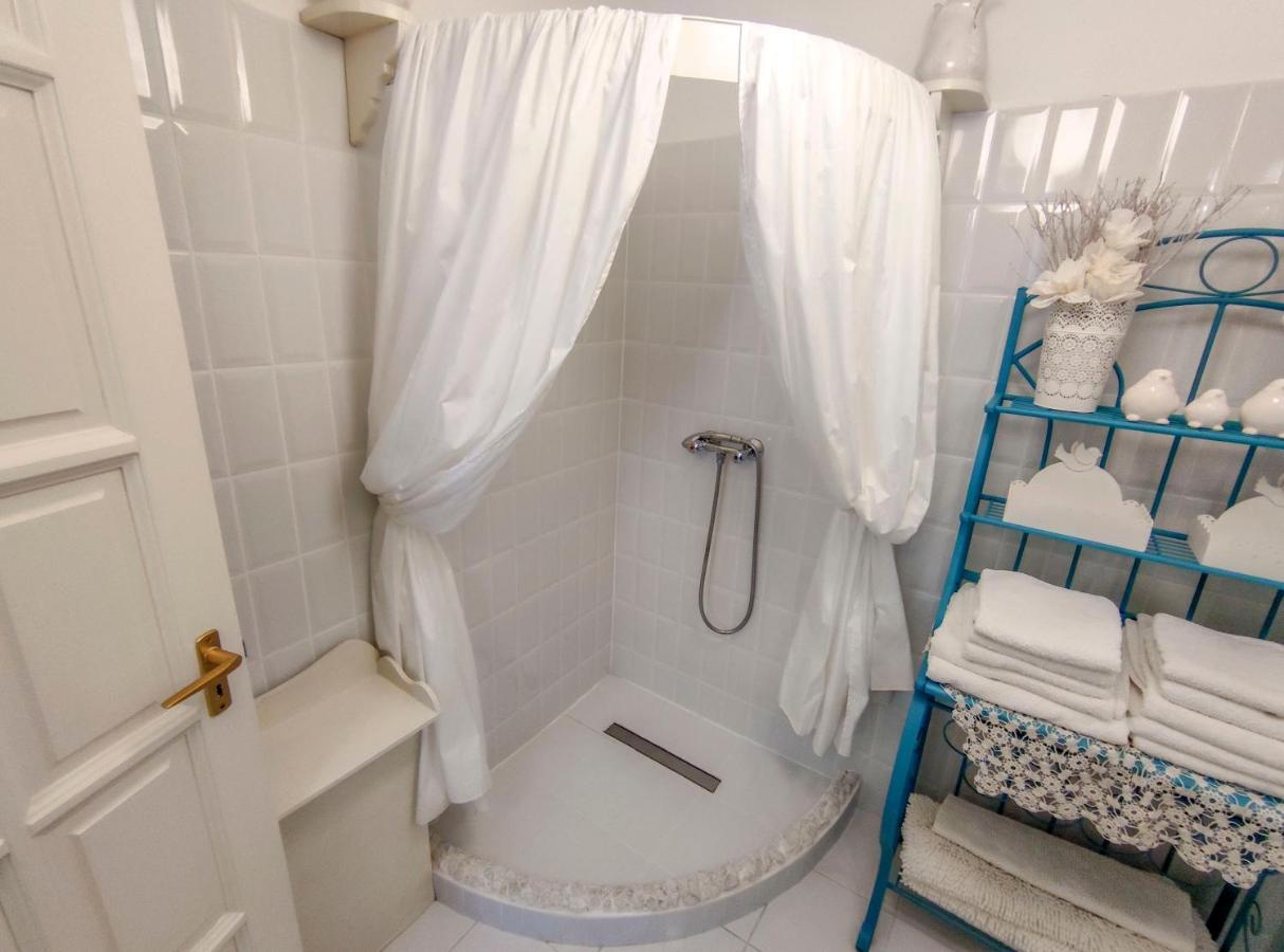 Feher Tulipan Apartman Hotel Debrecen Eksteriør billede