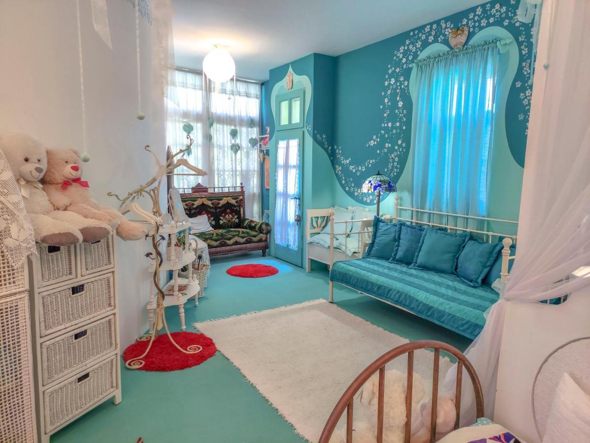 Feher Tulipan Apartman Hotel Debrecen Eksteriør billede