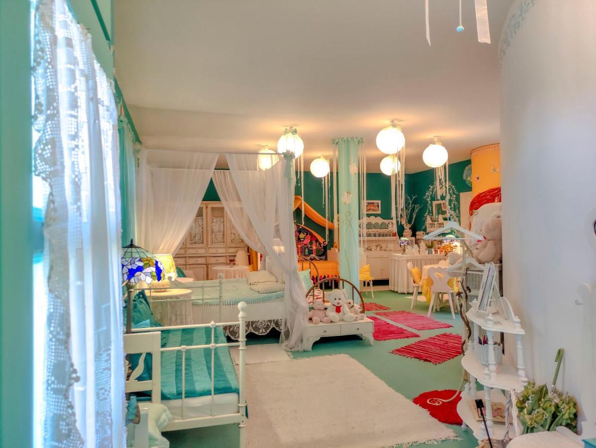 Feher Tulipan Apartman Hotel Debrecen Eksteriør billede