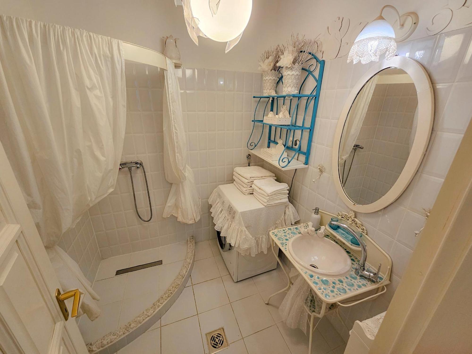 Feher Tulipan Apartman Hotel Debrecen Eksteriør billede